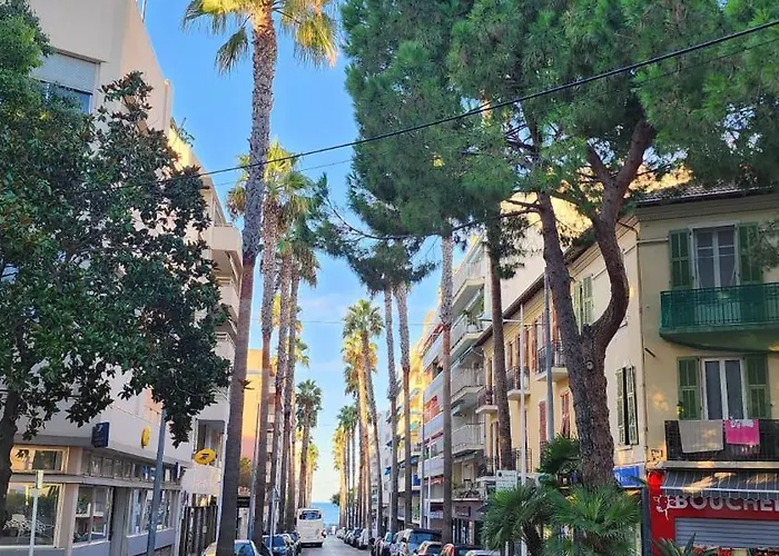 Spacieux Plages Gare Juan Les Pins 앙티브